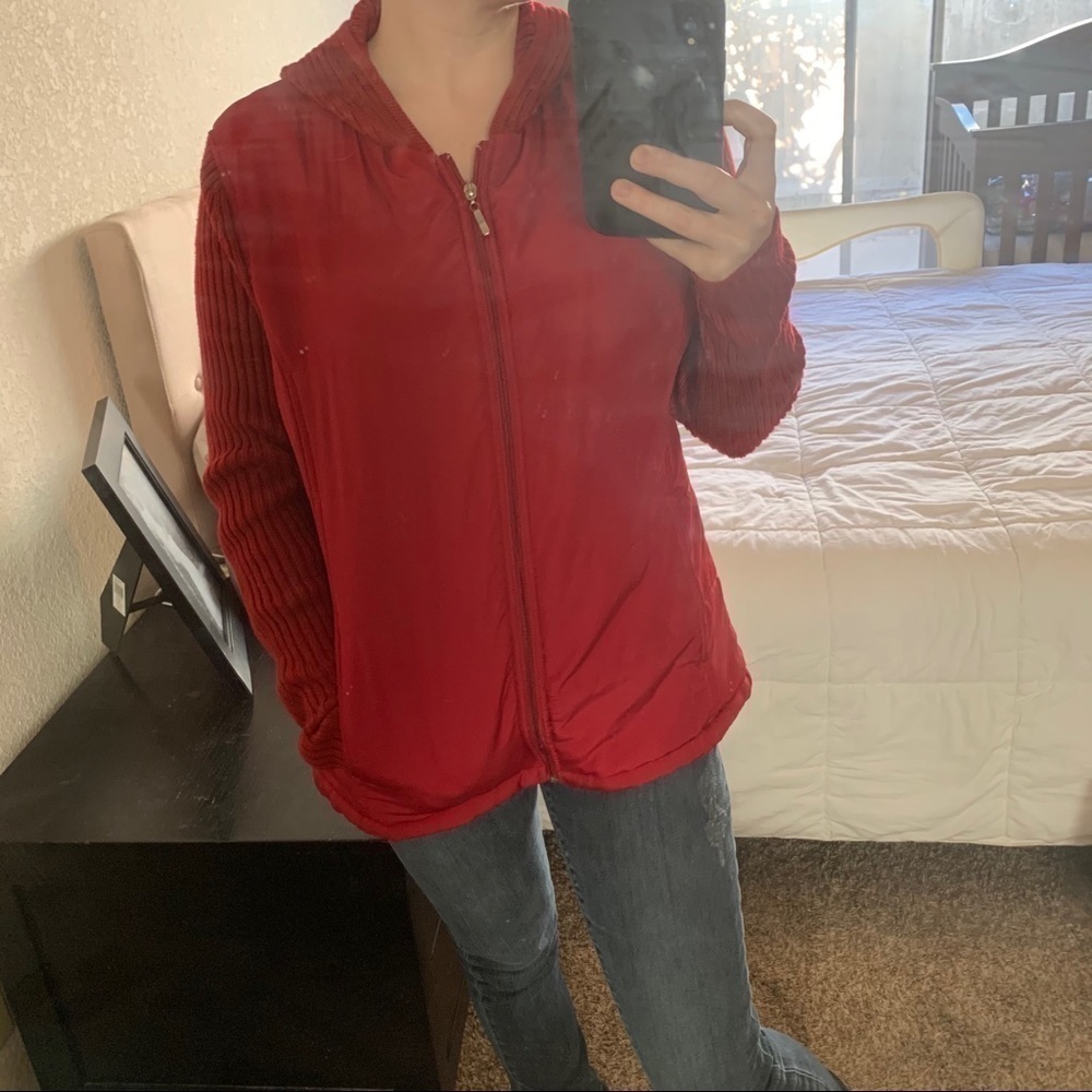 No Brand Red Sweater Jacket Zip Up With Hood Warm And Cozy Size Medium 340